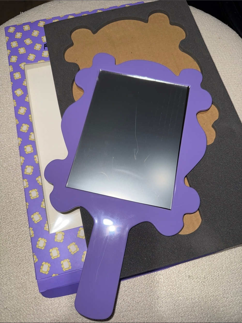 FRIENDS x Revolution Hand Mirror - Yellow Frame with Purple Handle - Picture 3 of 5